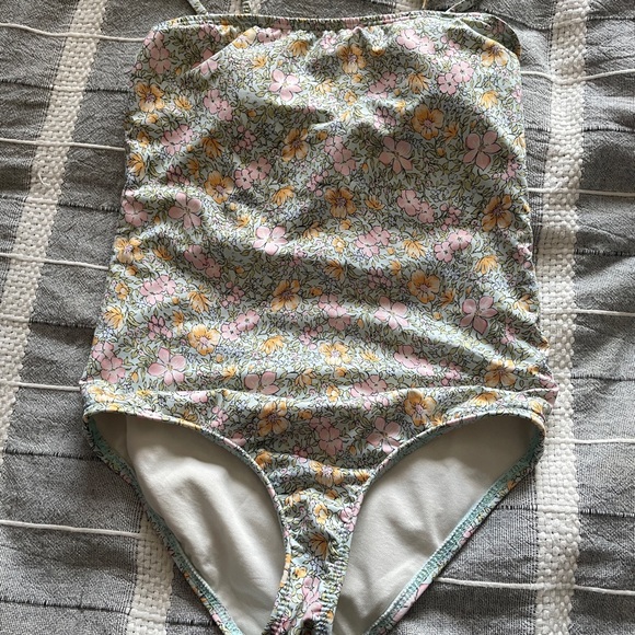 📍SOLD📍5 for $25  Youth girls Billabong bathing suit - Picture 2 of 5